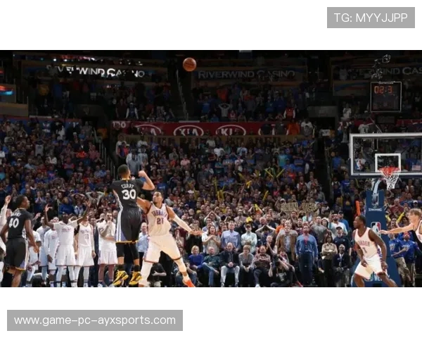 库里惊艳三分,勇士主场气氛爆棚