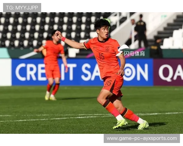 彭啸后防表现令人安心 彭啸后防表现令人安心