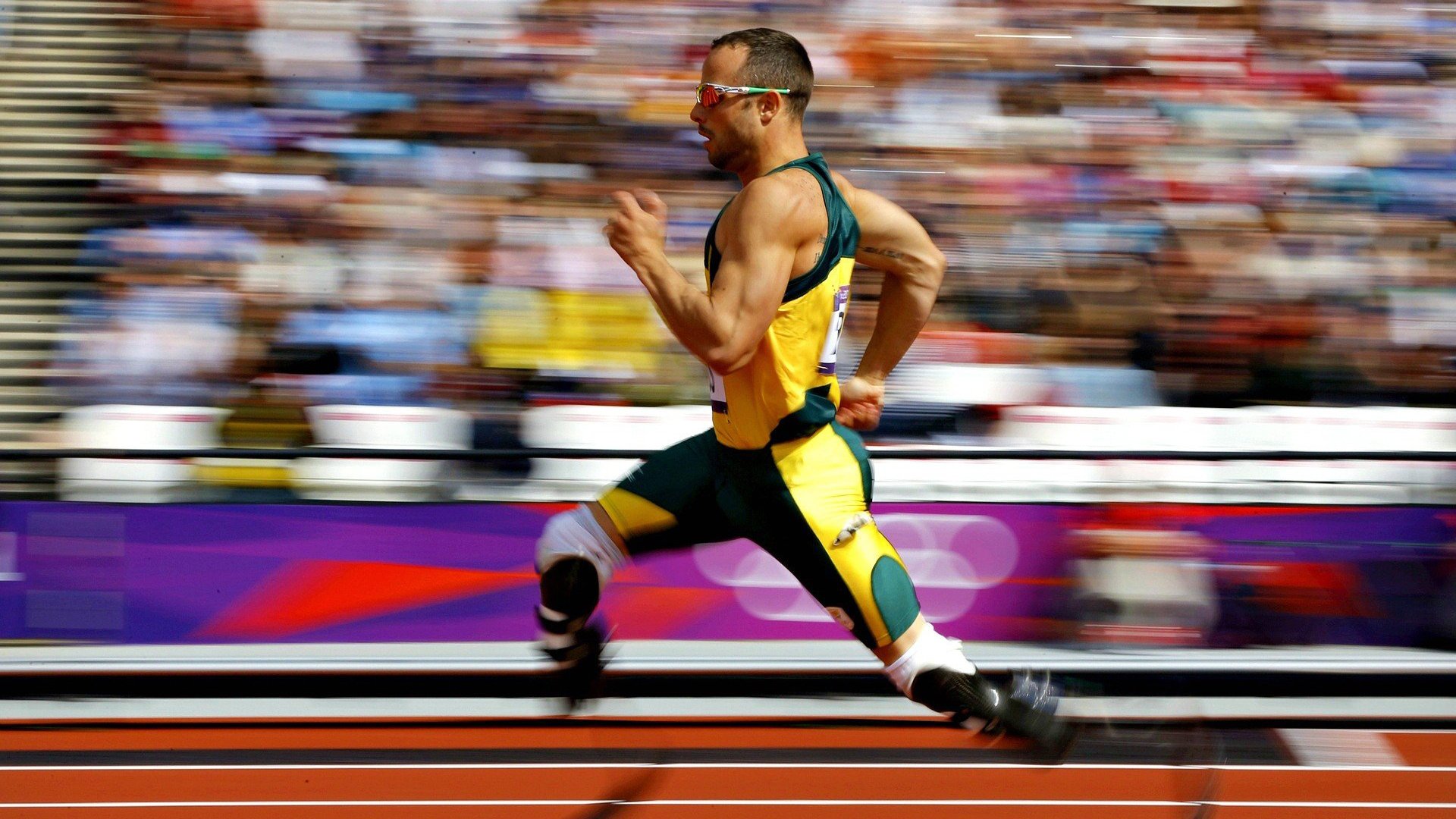 _泉水越野跑：水润身体，净化心灵_，骑行在泉水小镇下坡有点陡